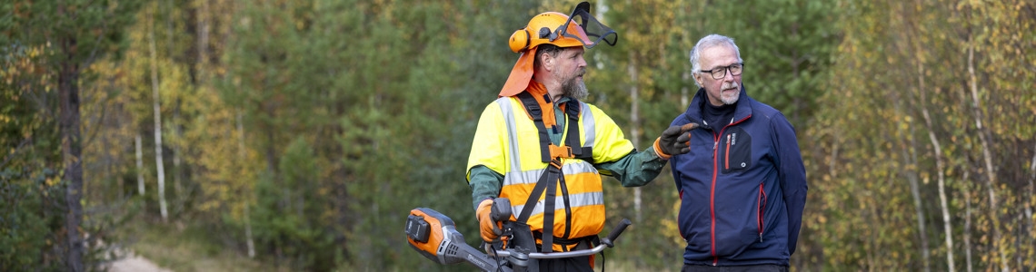 Skogsägare och röjningsentreprenör